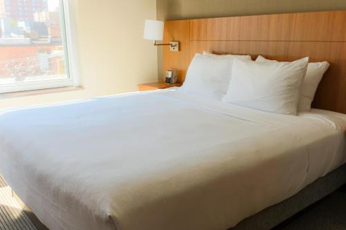 Habitación con cama King (con sofá - cama) del hotel Hyatt Place Chicago-south/university Medical Center