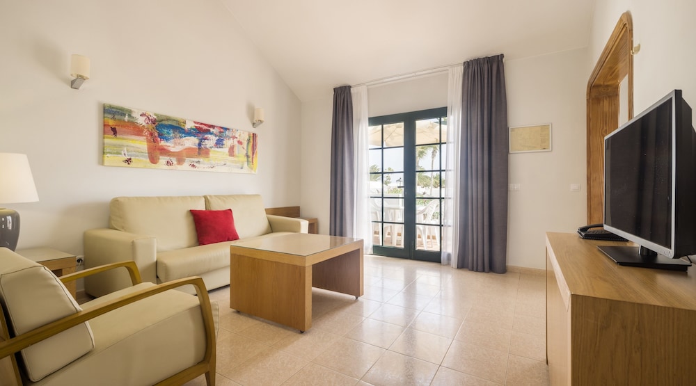 Bungalow, 2 habitaciones, 5 personas del hotel Aparthotel Ilunion Costa Sal Lanzarote. Foto 6