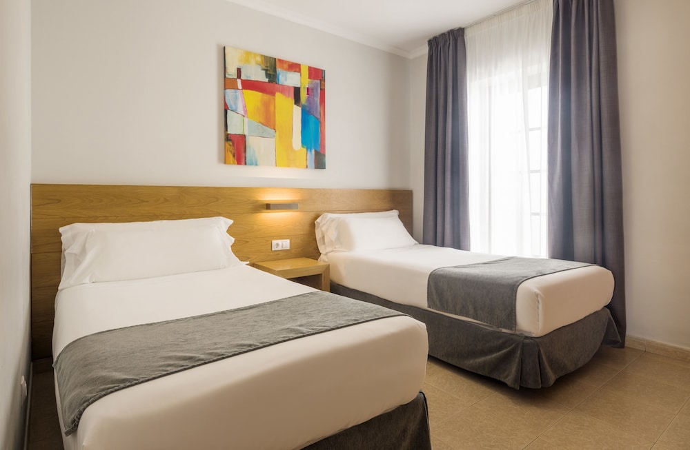 Bungalow, 2 habitaciones, del hotel Aparthotel Ilunion Costa Sal Lanzarote. Foto 1