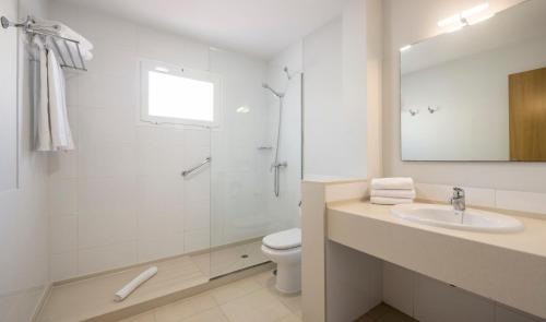 Apartamento Balcón o Terraza Con Cocina 1 habitación 2 Camas individuales del hotel Aparthotel Ilunion Costa Sal Lanzarote. Foto 7