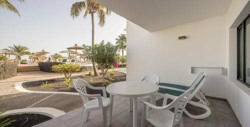 Apartamento de 1 dormitorio con jardín del hotel Aparthotel Ilunion Costa Sal Lanzarote. Foto 3