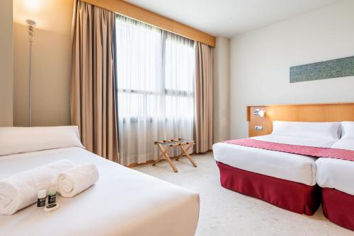Habitación Triple del hotel Exe Campus San Mamés. Foto 2