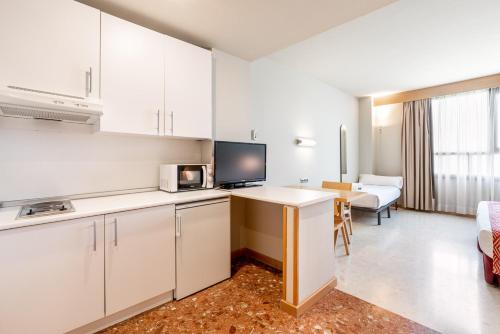 Habitación cuádruple del hotel Exe Campus San Mamés. Foto 10