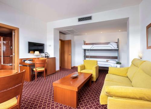 Habitación Familiar del hotel Zentral León. Foto 4