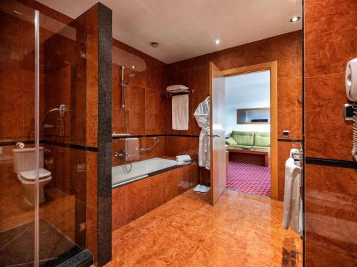 Habitación Familiar del hotel Zentral León. Foto 6