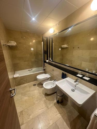 Habitación Doble Superior del hotel Iberik Gran Balneario De Guitiriz. Foto 2