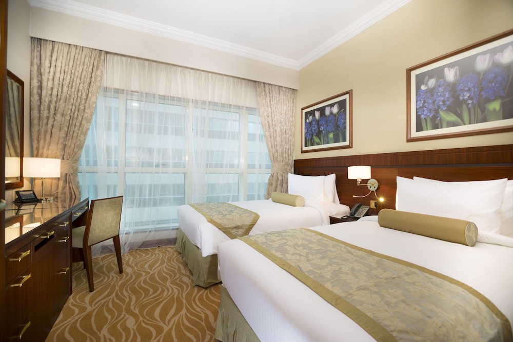 Suite de dos dormitorios del hotel Majlis Grand Mercure Residence Abu Dhabi. Foto 2