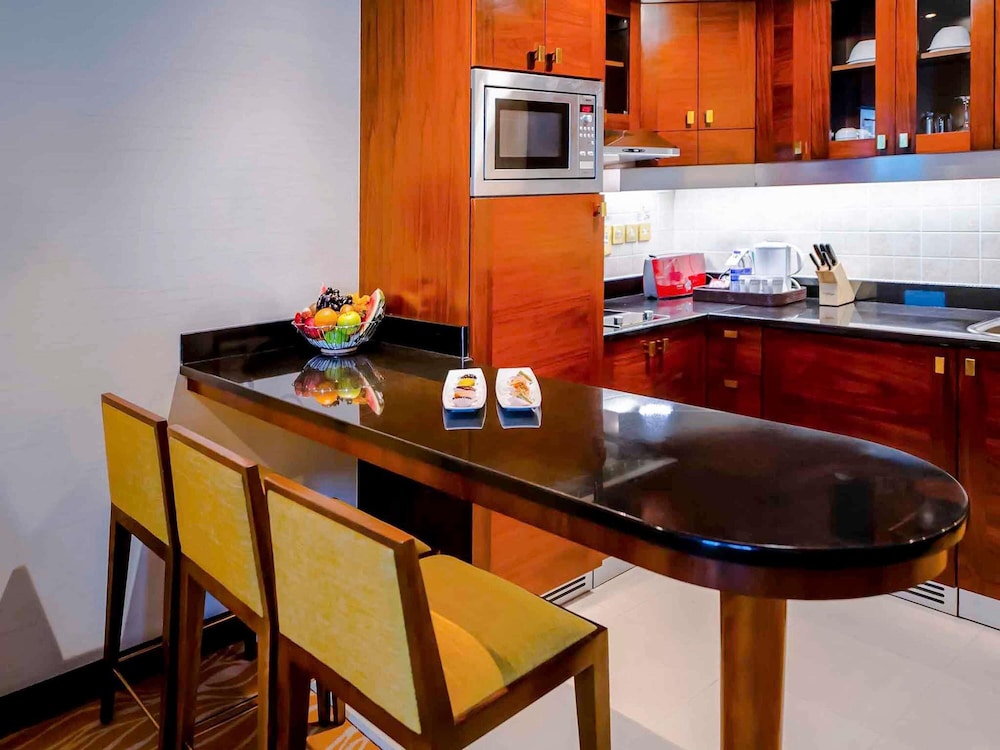 Suite de dos dormitorios del hotel Majlis Grand Mercure Residence Abu Dhabi. Foto 5