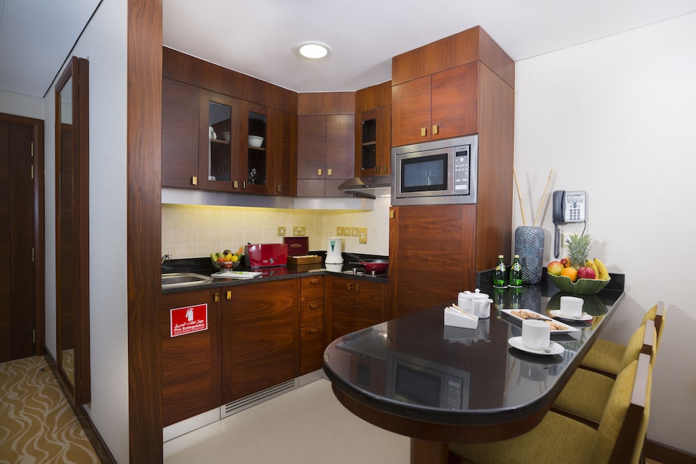 Suite de dos dormitorios del hotel Majlis Grand Mercure Residence Abu Dhabi. Foto 9