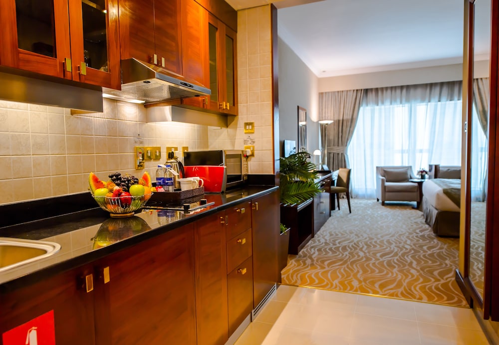 Estudio con camas gemelas del hotel Majlis Grand Mercure Residence Abu Dhabi. Foto 6