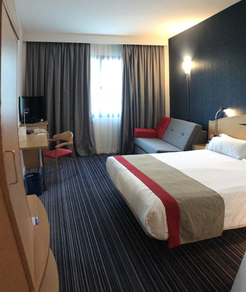 Habitación estándar, 1 cama de matrimonio con sofá cama (Free Breakfast) del hotel Holiday Inn Express Madrid-san Sebastian De Los Reyes, An Ihg