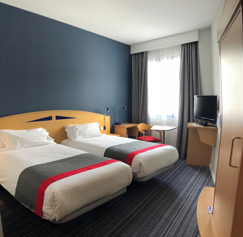 Habitación estándar, 2 camas individuales del hotel Holiday Inn Express Madrid-san Sebastian De Los Reyes, An Ihg. Foto 3