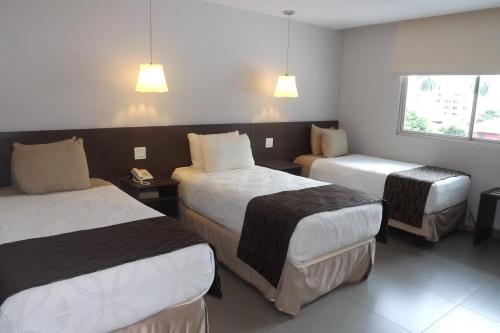 Habitación Triple del hotel Ojos Del Rio