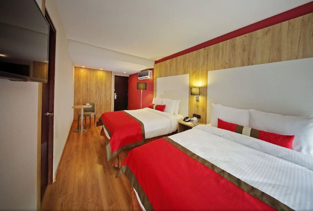 Habitación, 2 camas de matrimonio, no fumadores del hotel Ramada Panama Centro Via Argentina