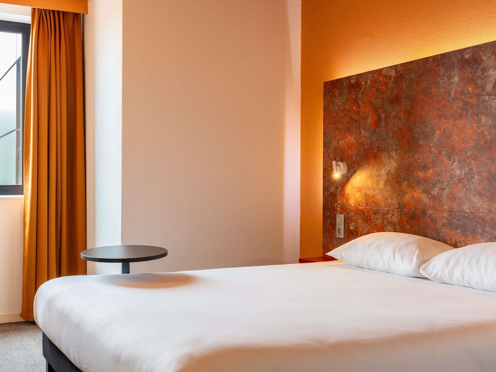 Habitación Standard con una cama doble del hotel Ibis Styles Toulouse Cite Espace. Foto 1