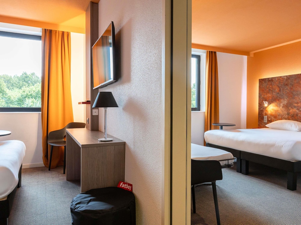 Suite Standard familiar con 2 habitaciones contiguas del hotel Ibis Styles Toulouse Cite Espace. Foto 4