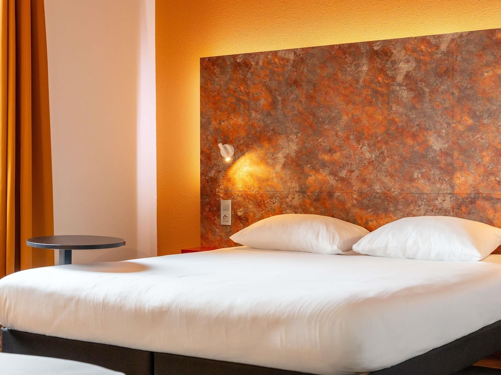 Suite Standard familiar con 2 habitaciones contiguas del hotel Ibis Styles Toulouse Cite Espace. Foto 6