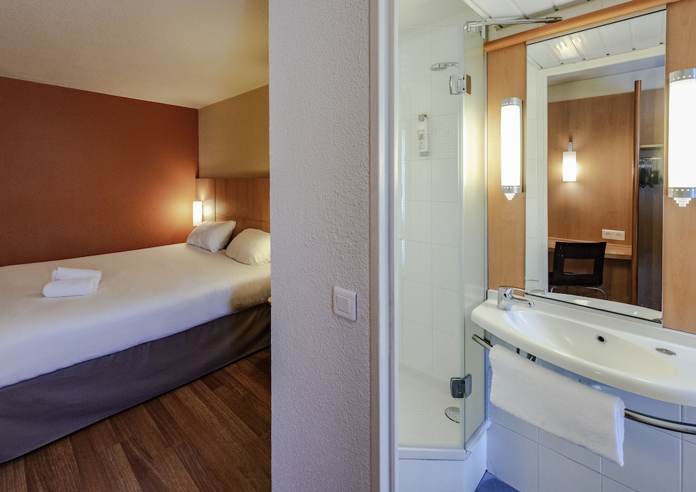 Habitación estándar, 1 cama doble del hotel Ibis Toulouse Airport. Foto 2
