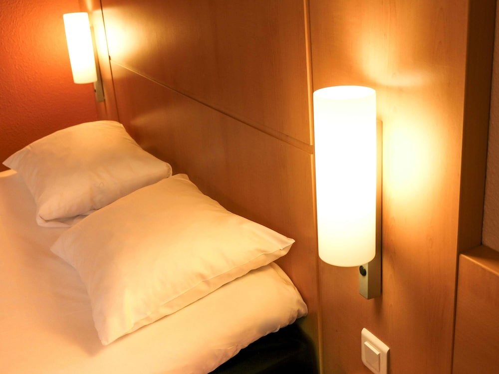 Habitación estándar, 1 cama doble del hotel Ibis Toulouse Airport. Foto 6