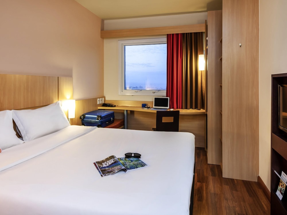 Habitación estándar, 1 cama doble del hotel Ibis Toulouse Airport. Foto 7