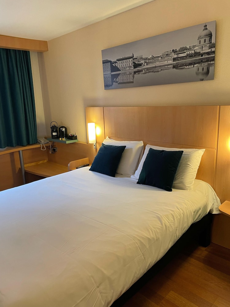 Habitación Confort, 1 cama doble del hotel Ibis Toulouse Airport. Foto 1