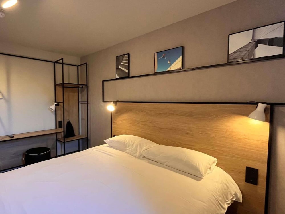 Habitación superior, 1 cama de matrimonio del hotel Ibis Toulouse Airport. Foto 3