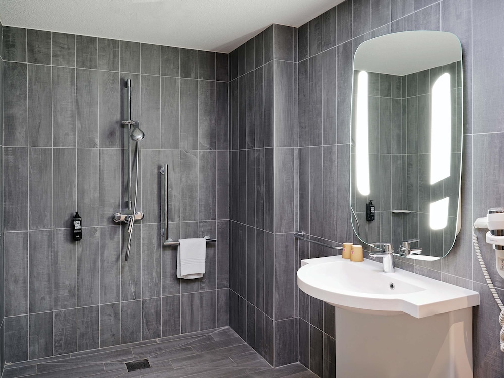 Habitación Standard con una cama doble del hotel Ibis Toulouse Gare Matabiau. Foto 5