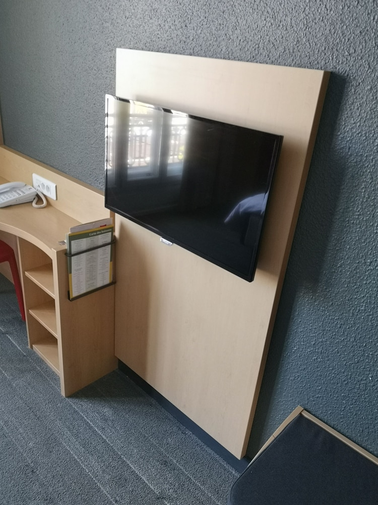 Habitación Standard con dos camas individuales del hotel Ibis Toulouse Gare Matabiau. Foto 1