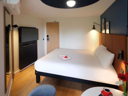 Habitación Doble Estándar del hotel Ibis Toulouse Ponts Jumeaux. Foto 1