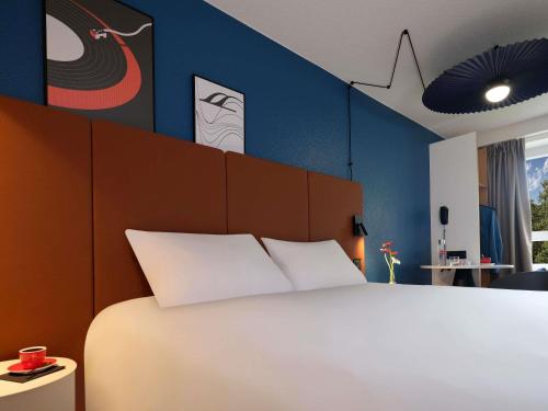 Habitación Doble Estándar del hotel Ibis Toulouse Ponts Jumeaux. Foto 3