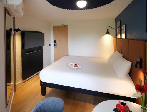 Habitación Doble Estándar del hotel Ibis Toulouse Ponts Jumeaux. Foto 11