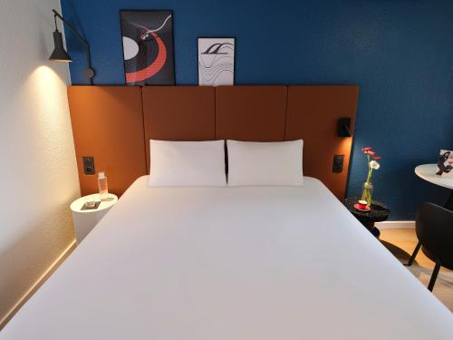 Habitación Doble Estándar del hotel Ibis Toulouse Ponts Jumeaux. Foto 13