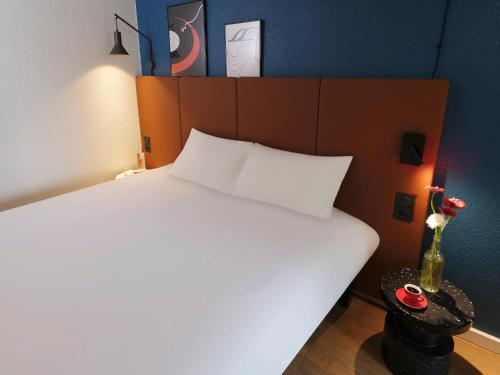 Habitación Doble Estándar del hotel Ibis Toulouse Ponts Jumeaux. Foto 14