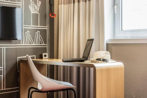 Habitación Doble Superior del hotel Ibis Toulouse Ponts Jumeaux. Foto 9
