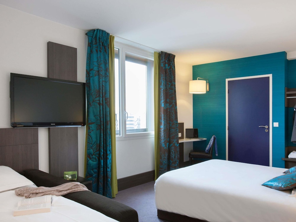 SUITE JUNIOR CON 1 CAMA QUEEN SIZE Y 1 SOFÁ DE DOS PLAZAS del hotel Ibis Styles Lyon Centre - Gare Part Dieu