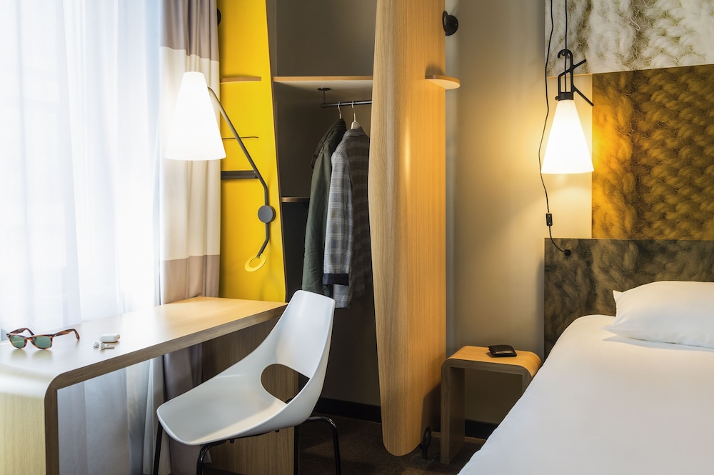Habitación Standard con una cama doble del hotel Ibis Lyon Caluire Cité Internationale. Foto 6