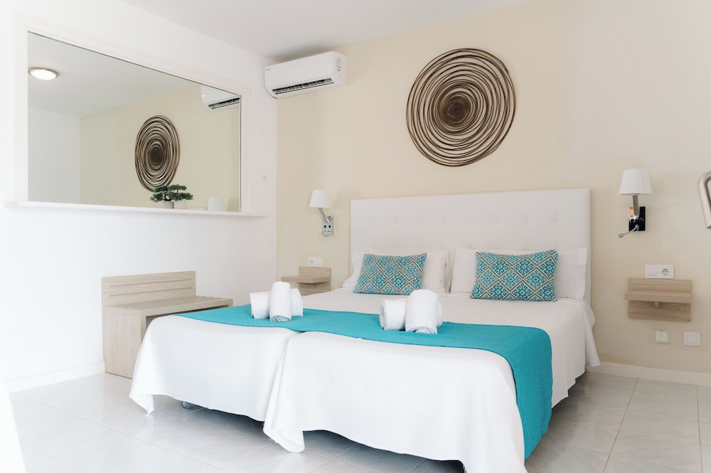 Habitación triple del hotel Bluesea Marina Parc