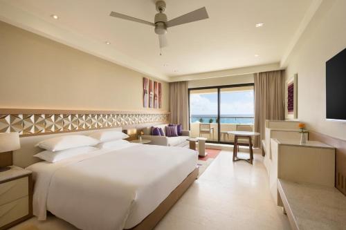 Habitación Club - 1 cama extragrande - Frente al mar del hotel Hyatt Ziva Cancun All Inclusive