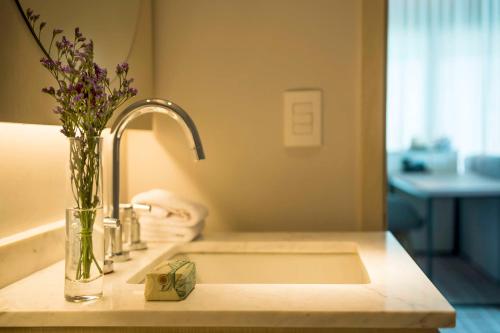 Suite Ocean Laguna del hotel Grand Hyatt Rio De Janeiro. Foto 1