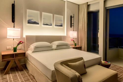Habitación con vistas al océano y acceso al club - Cama extragrande del hotel Grand Hyatt Rio De Janeiro. Foto 7