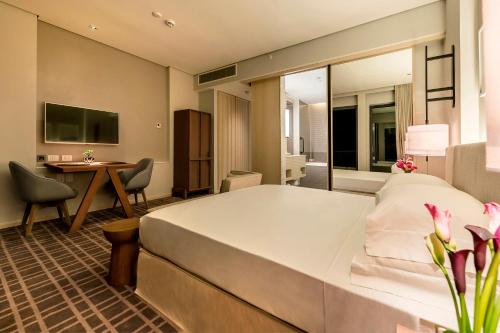 Habitación con cama extragrande del hotel Grand Hyatt Rio De Janeiro. Foto 5