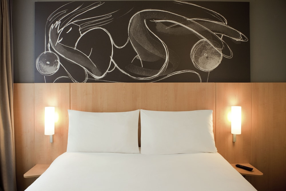 Habitación Estándar con 1 cama doble del hotel Ibis Bordeaux Lac. Foto 1