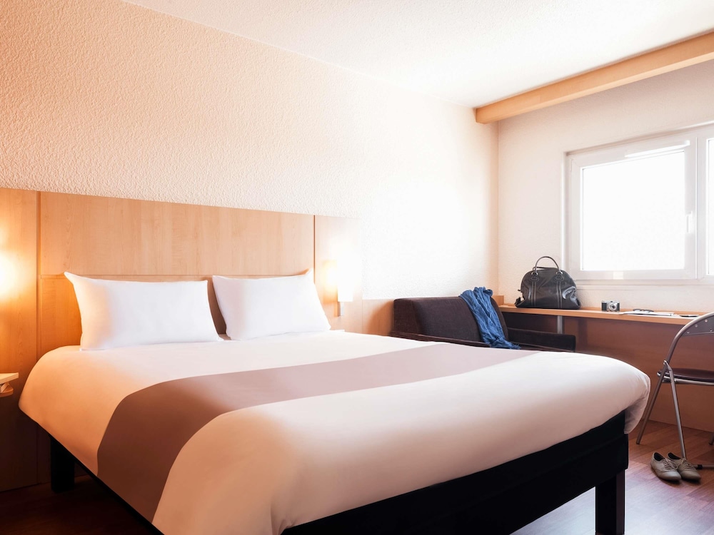 Habitación Estándar con 1 cama doble del hotel Ibis Bordeaux Lac. Foto 5