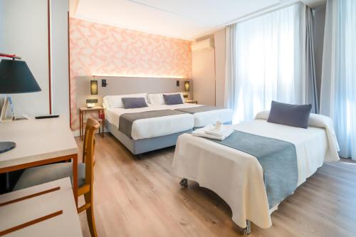 Habitación Triple del hotel Castilla Vieja. Foto 4