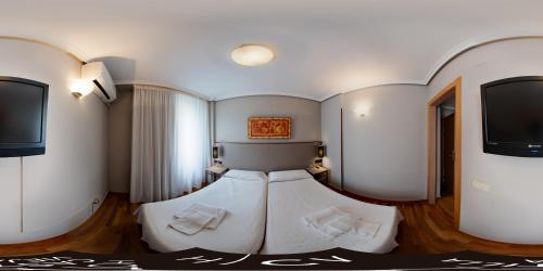 Habitación Familiar del hotel Castilla Vieja. Foto 5