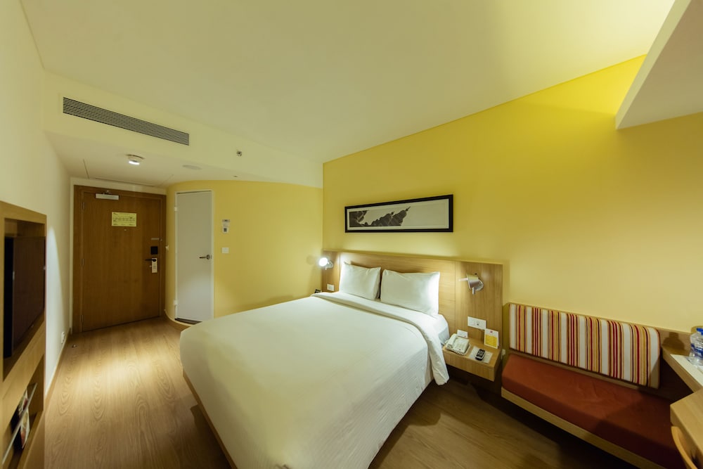 Habitación Estándar con 1 cama doble del hotel Ibis Chennai Sipcot. Foto 5