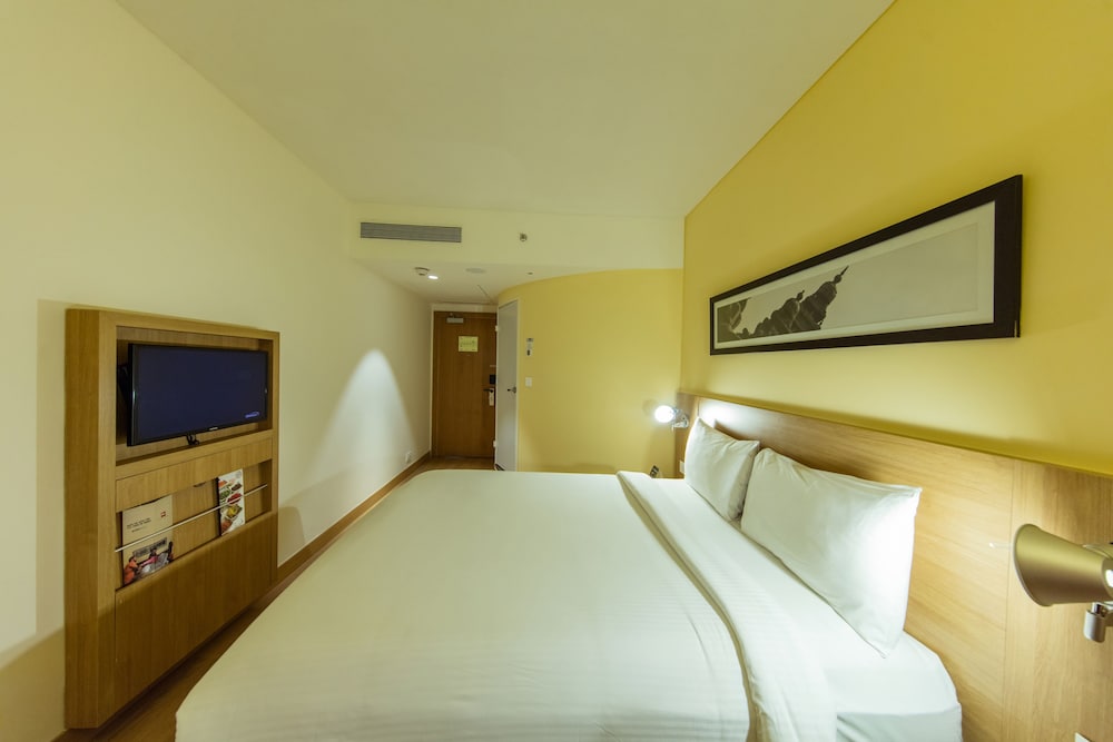 Habitación Estándar con 1 cama doble del hotel Ibis Chennai Sipcot. Foto 8