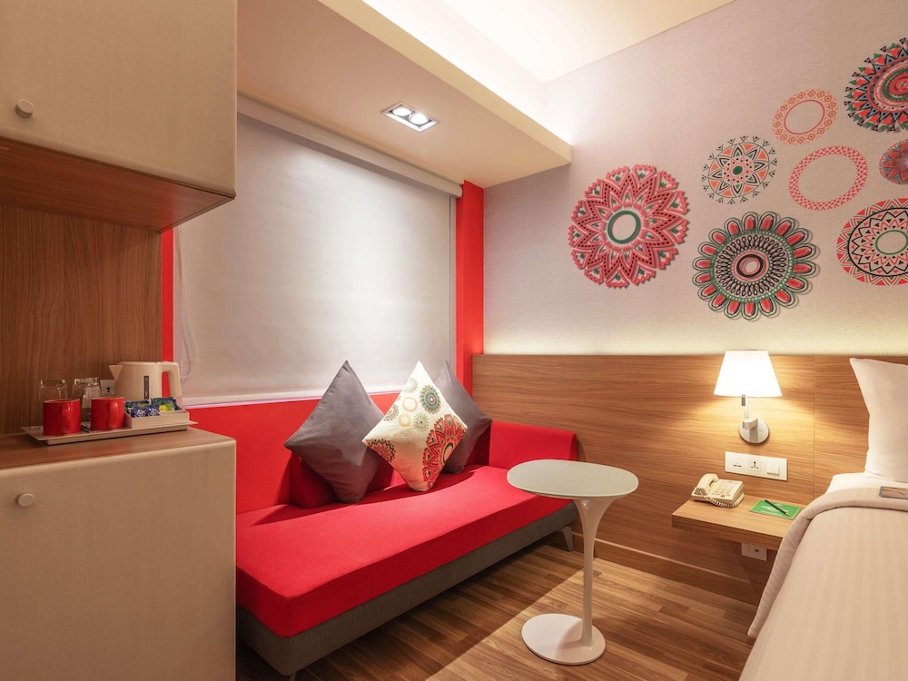 Habitación Superior Queen en planta alta con servicio de entrega a la habitación del hotel Ibis Chennai Sipcot. Foto 1