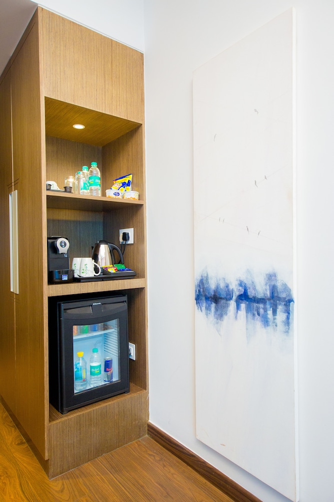 Habitación Ejecutiva Cama King con Privilegios Adicionales del hotel Novotel Chennai Sipcot. Foto 6