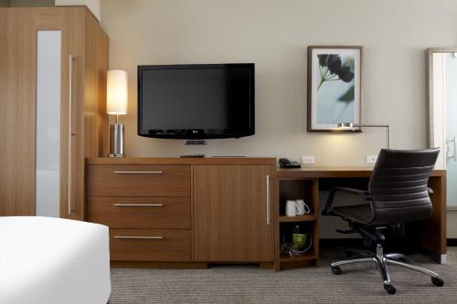 Habitación con dos camas Queen (con sofá cama) del hotel Hyatt Place Washington Dc/national Mall. Foto 3